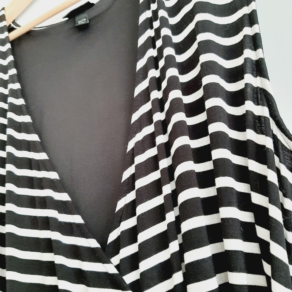 Mossimo Supply Co. Black and White Striped Midi Dress - Picture 5 of 10